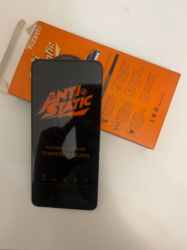گلس شیشهای Kizashi – ضد گردوغبار و ضد اثر انگشت برای ایفون سری ۱۵